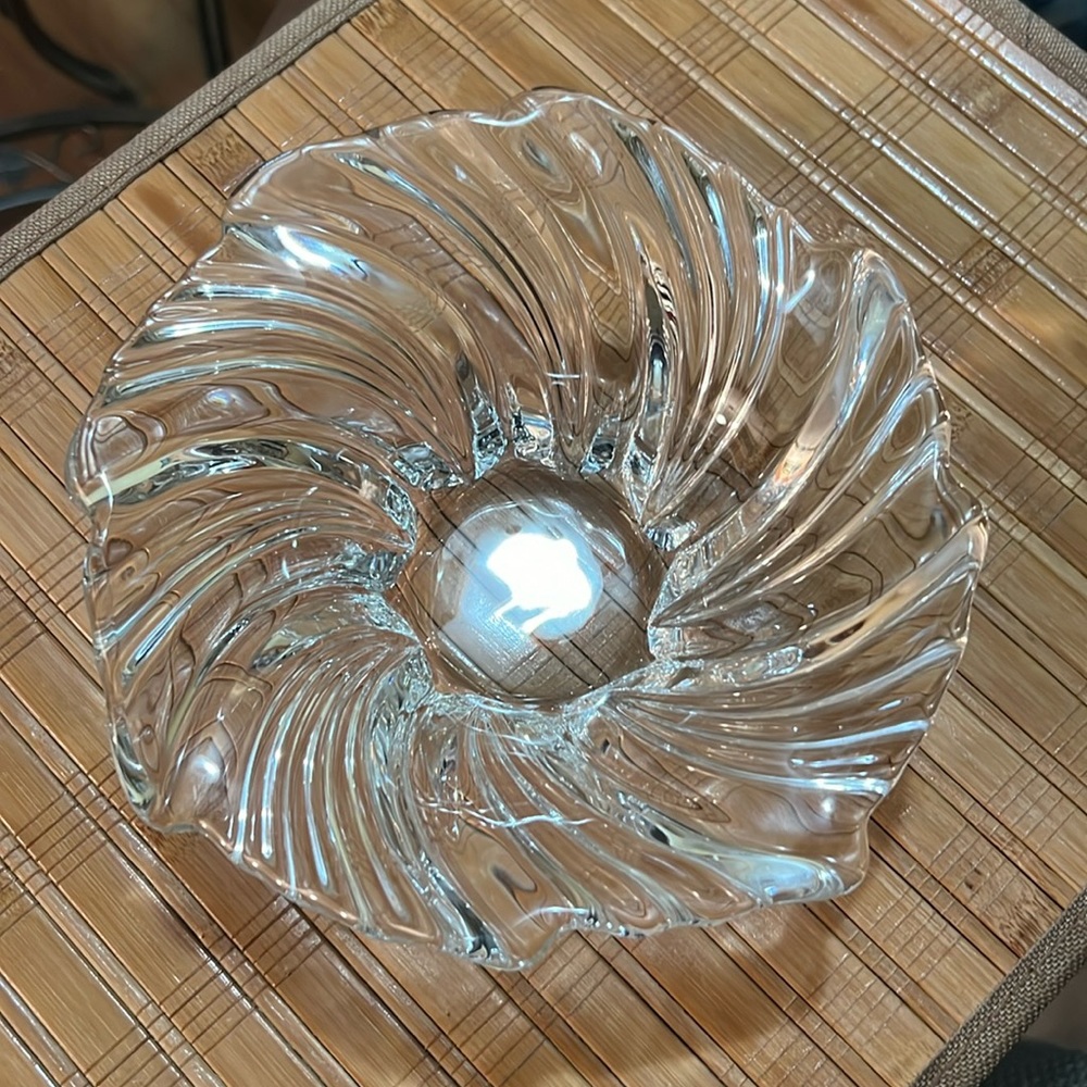MIKASA BELLE EPOQUE CRYSTAL Swirl centipede bowl candy dish